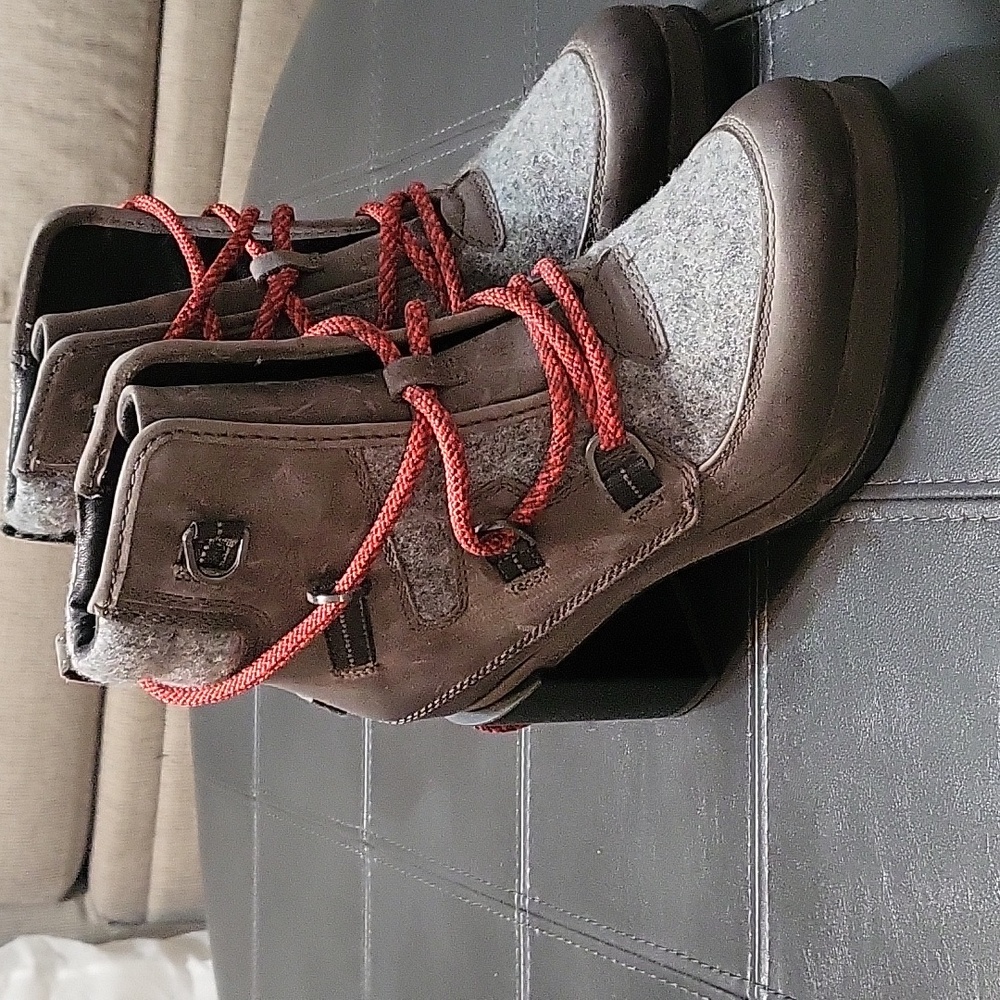 Boots, Sorel 7.5 olive gree , gray and black heels.